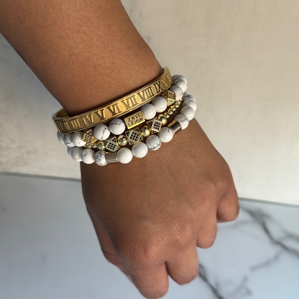 Howlite Bracelet Set of 4 (Gold)